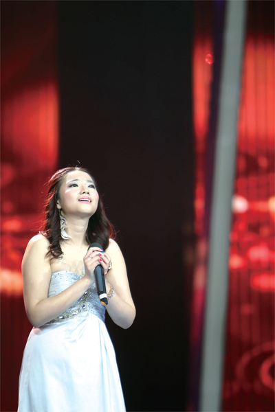 參加第15屆央視青歌賽河南賽區(qū)決賽的部分選手 參加第15屆央視青歌賽河南賽區(qū)決賽的部分選手