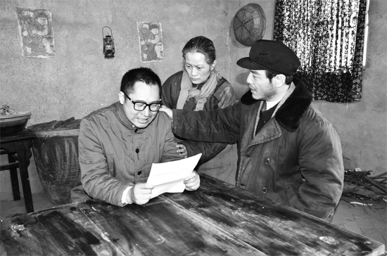 《焦裕祿》拍攝現場，演員穿著冬裝拍戲